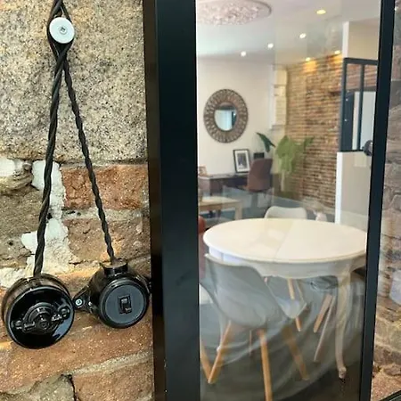 דירה La Batisse De Manel שולה