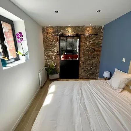 La Batisse De Manel * שולה