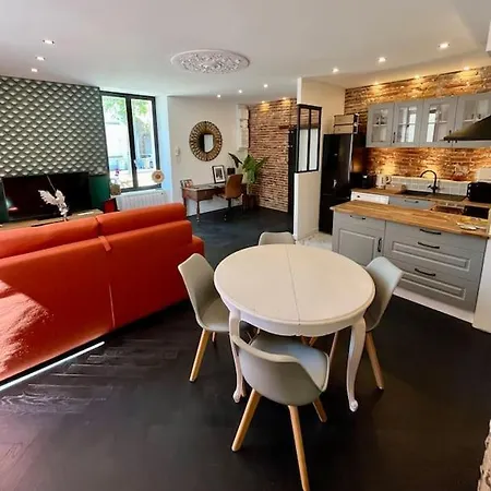 La Batisse De Manel 绍莱